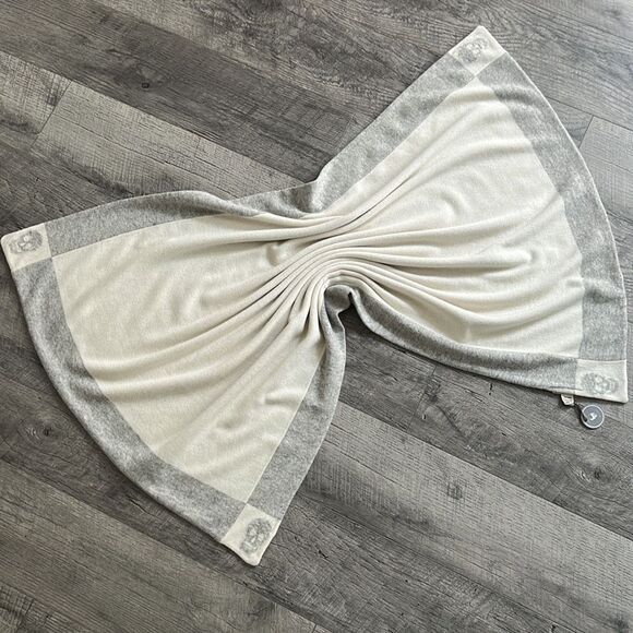 Skull cashmere baby blanket 100% pure cashmere ivory gray new with tag - Picture 1 of 9